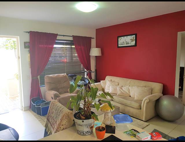 2 BEDROOM APARTMENT TO LET IN GLENWOOD